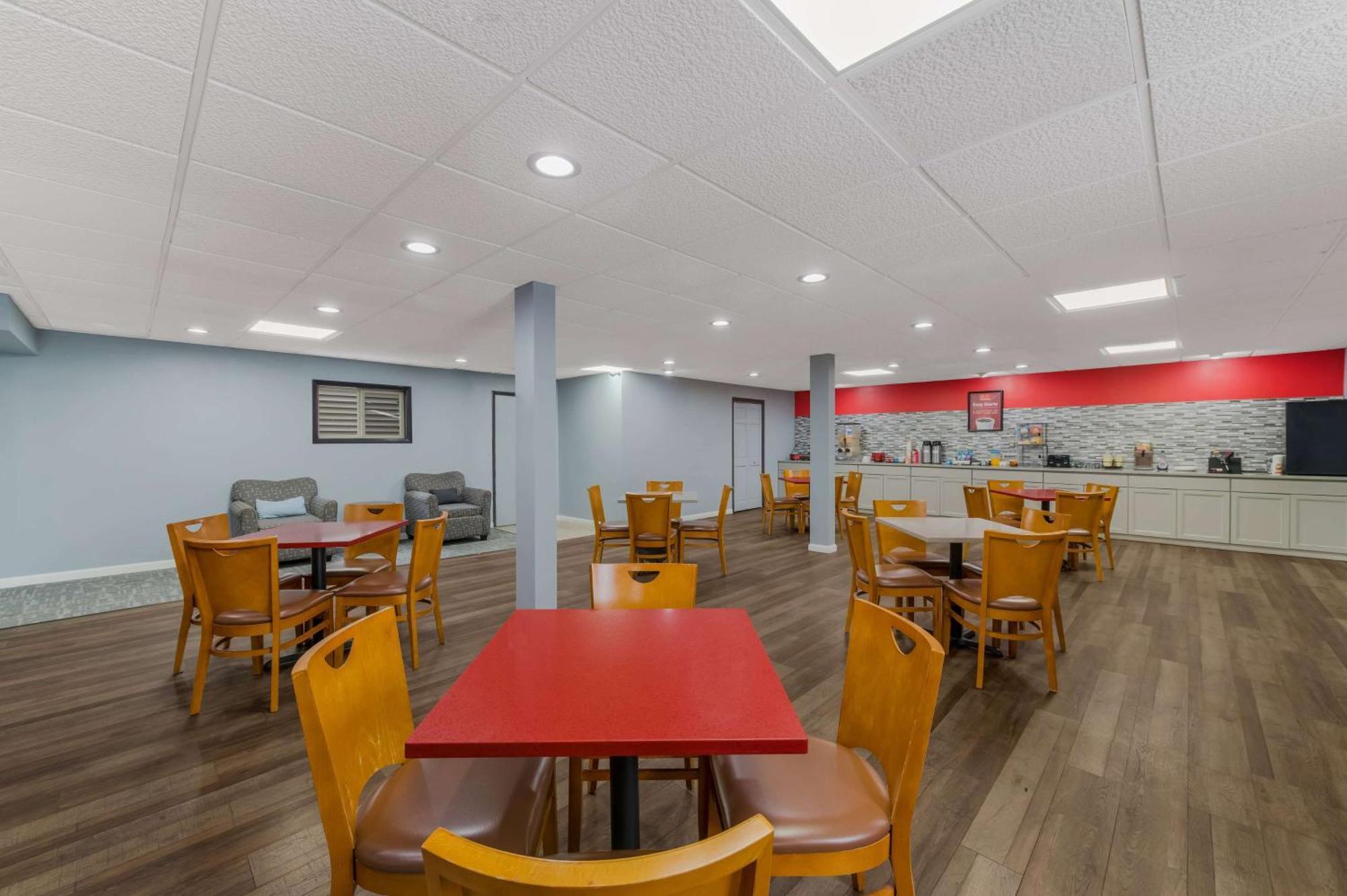 Baymont By Wyndham Iron Mountain酒店 外观 照片